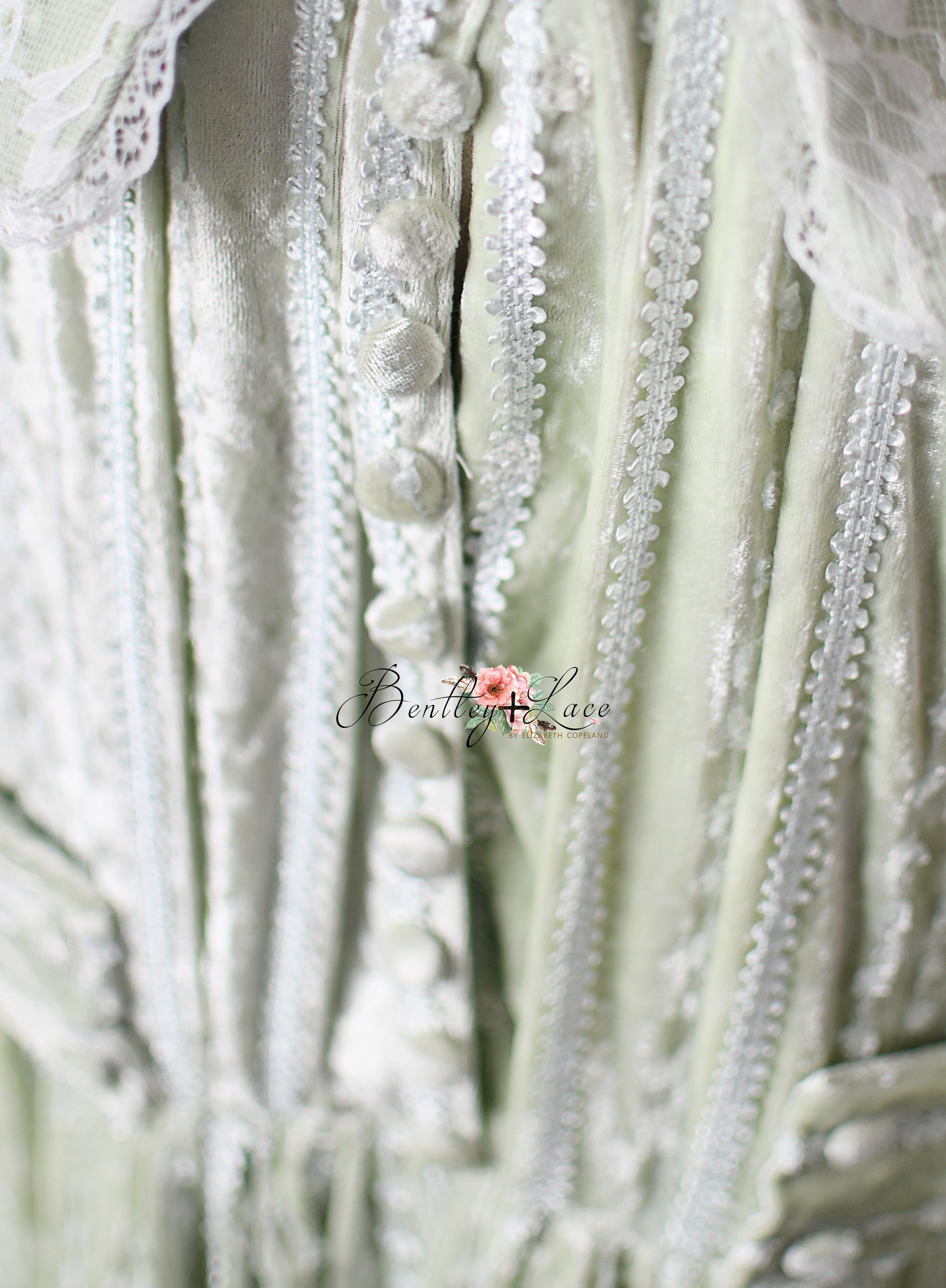Eleanor’s Dream – Vintage-Inspired Special Occasion & Photo Shoot Dress (Fits 5 to Petite 7 Years)