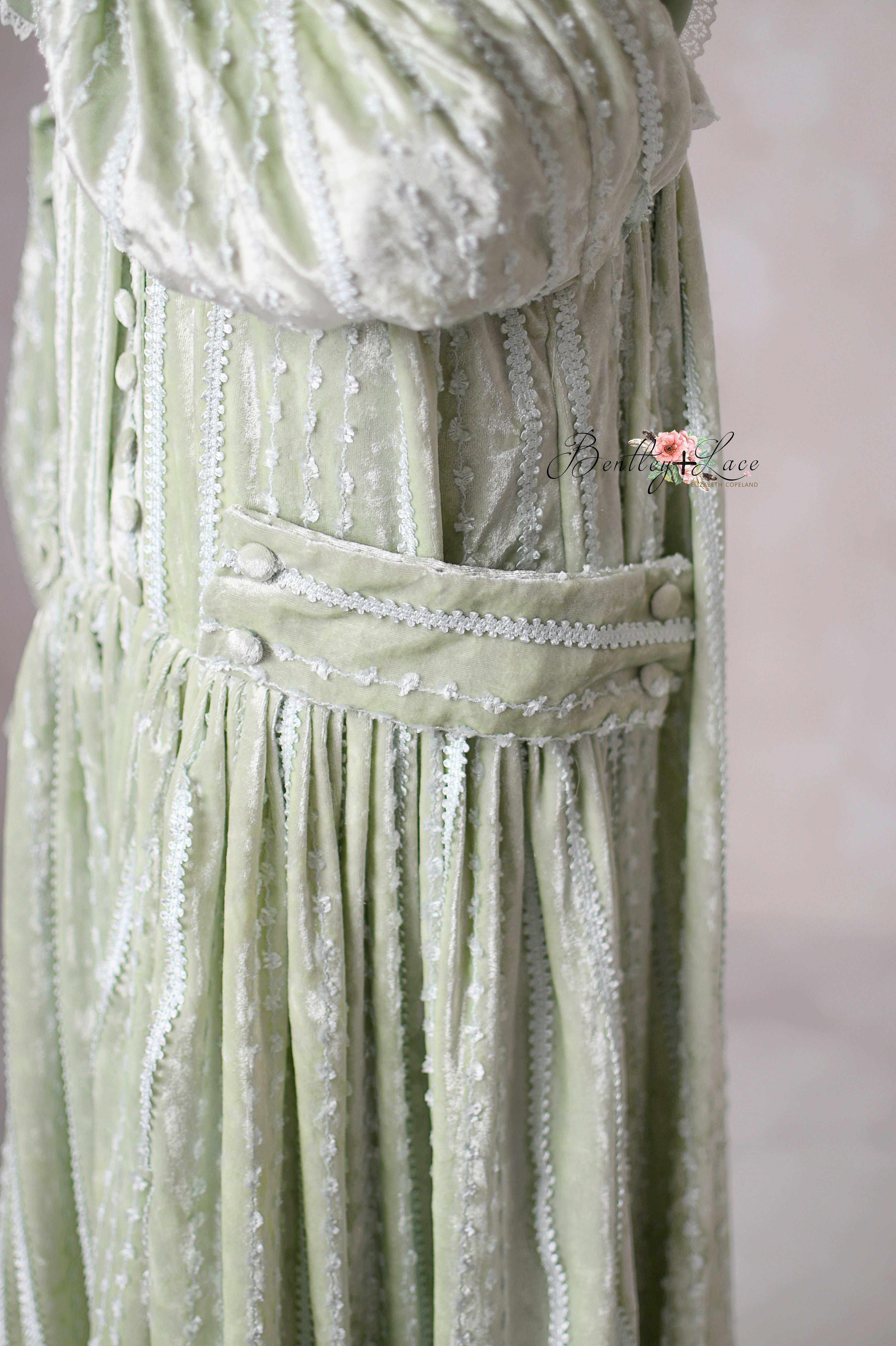 Eleanor’s Dream – Vintage-Inspired Special Occasion & Photo Shoot Dress (Fits 5 to Petite 7 Years)