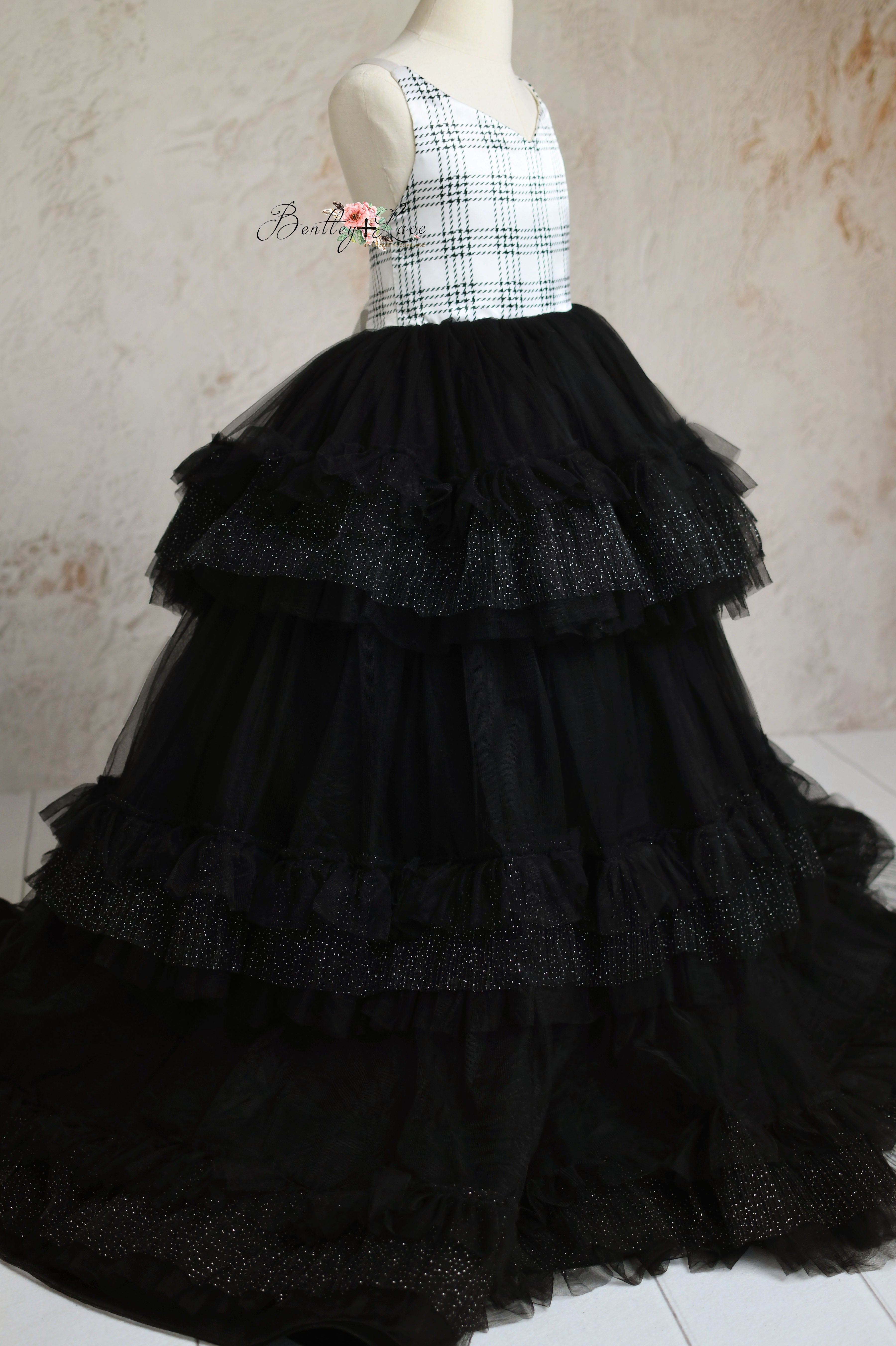 Holiday Magic Floor Length Gown – Girls Christmas & Halloween Photoshoot Dress Rental (7–9 Years)