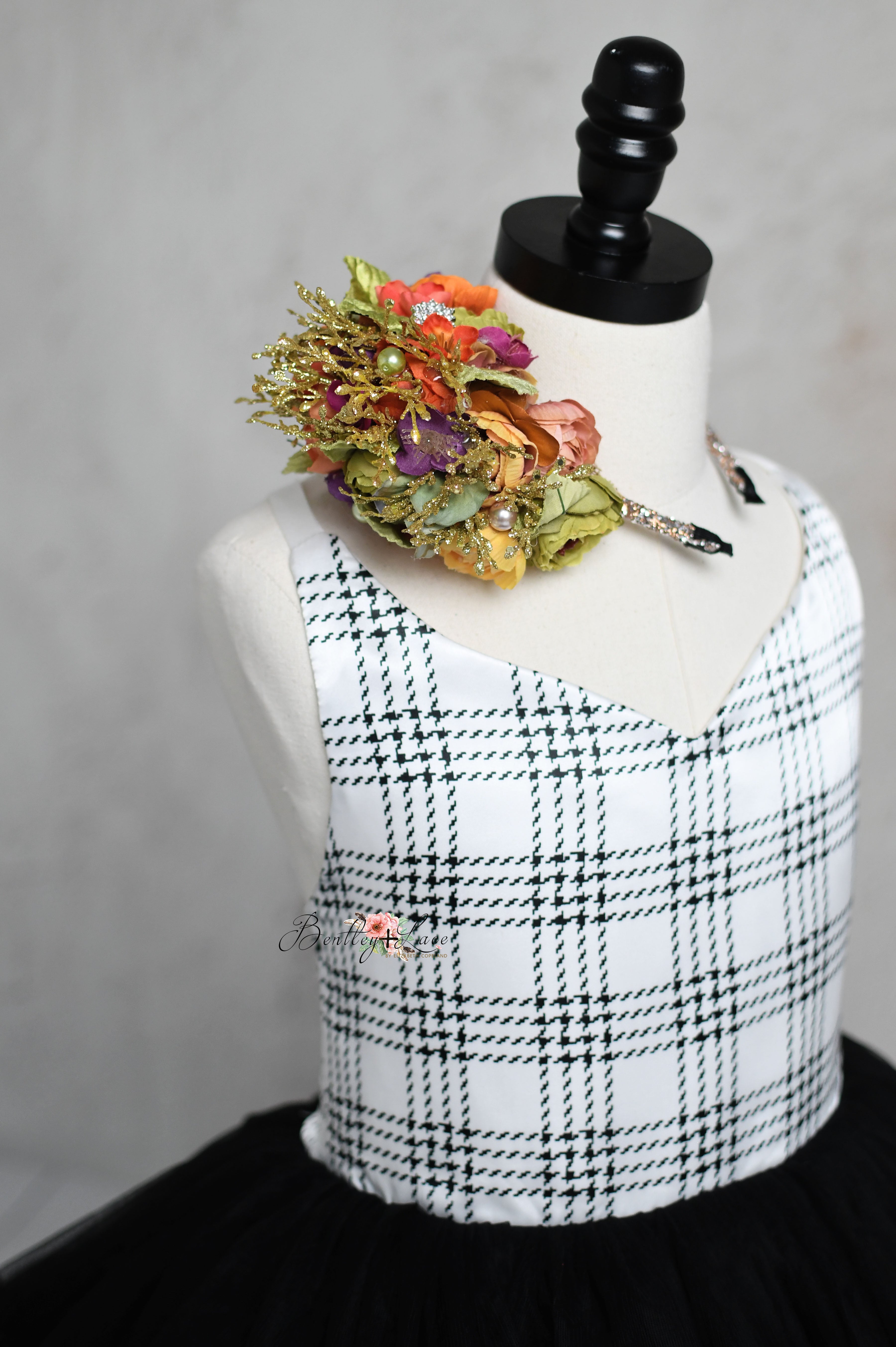 Holiday Magic Floor Length Gown – Girls Christmas & Halloween Photoshoot Dress Rental (7–9 Years)