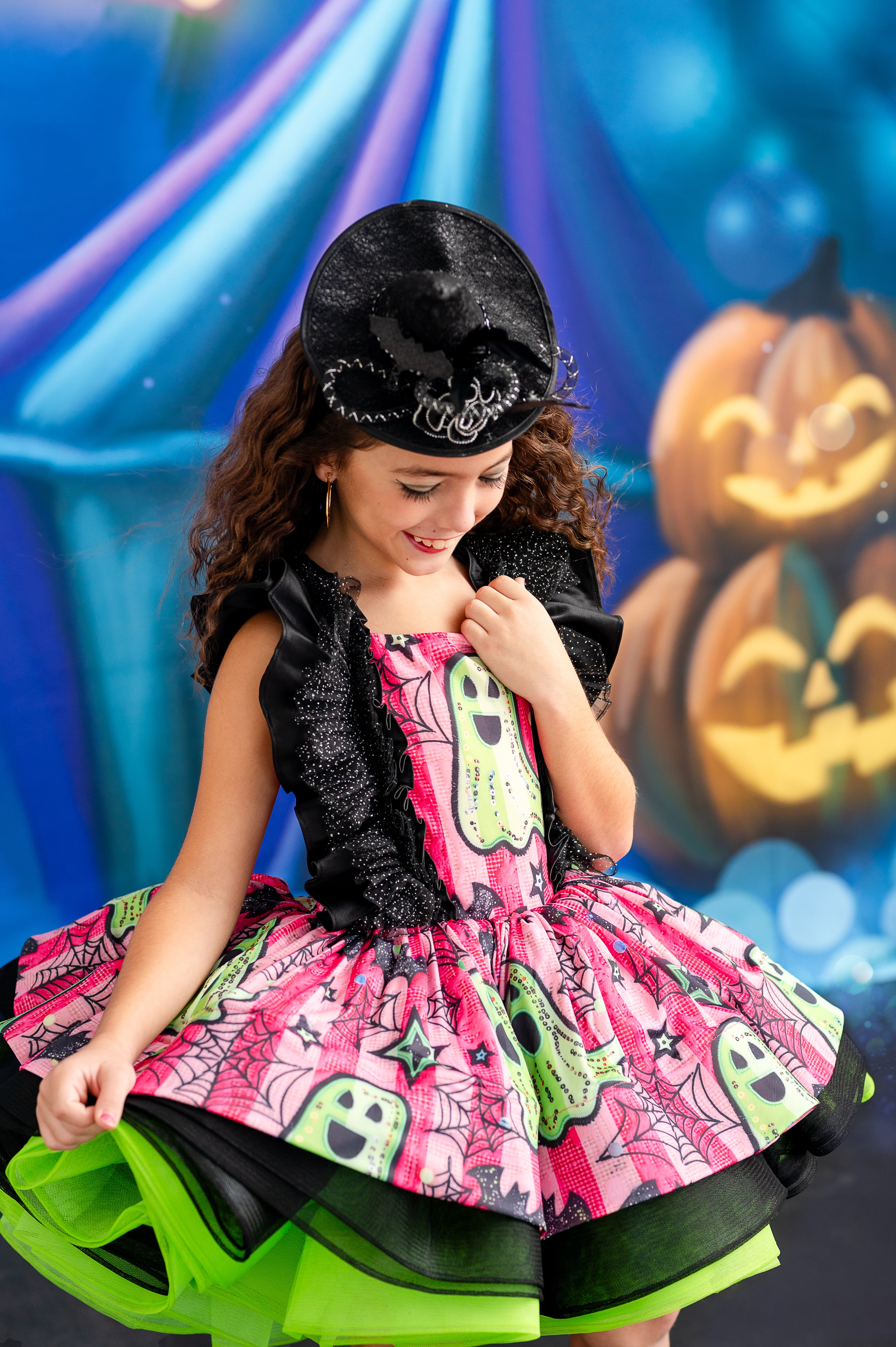 Elegant Halloween dress for girls, designed for capturing magical photography moments.