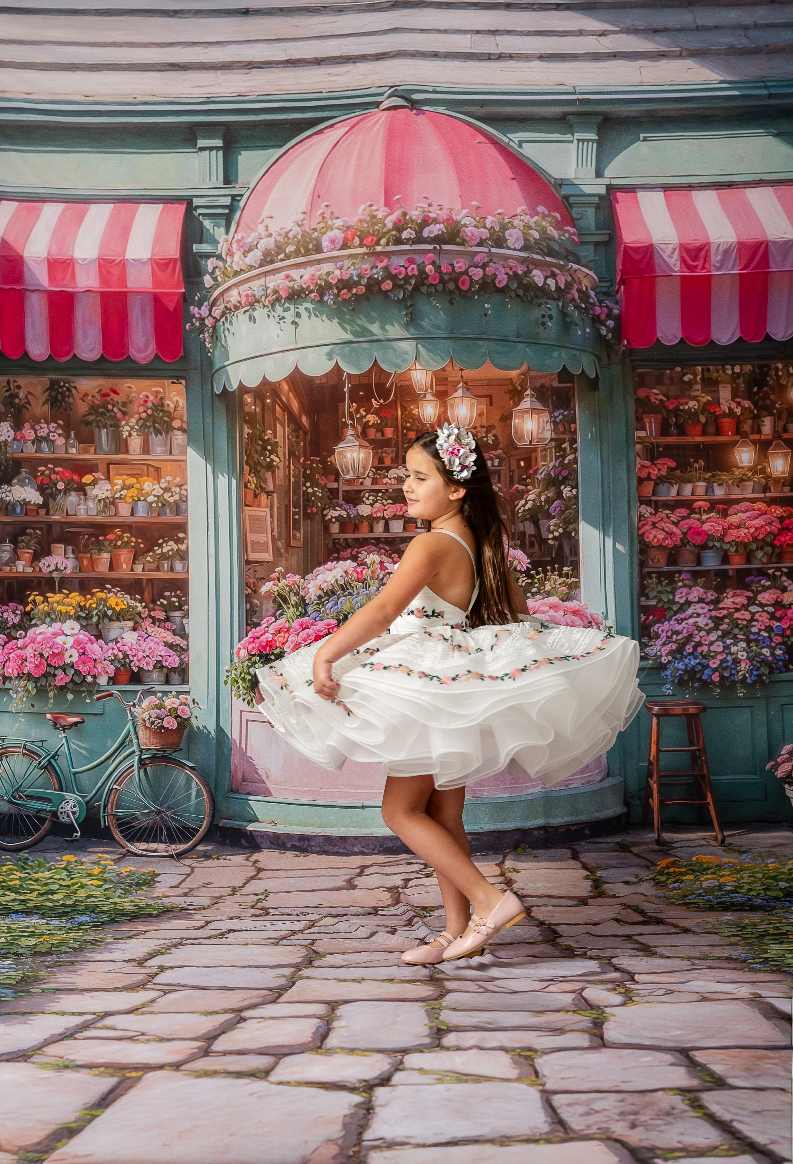Girls’ couture gowns for ages 2 to 8, featuring adjustable sizing and beautiful details, perfect for photography and special events.