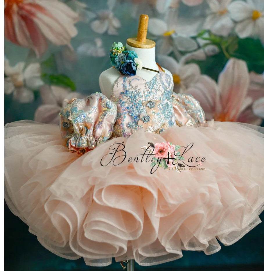 REMNANT gray 3d floral