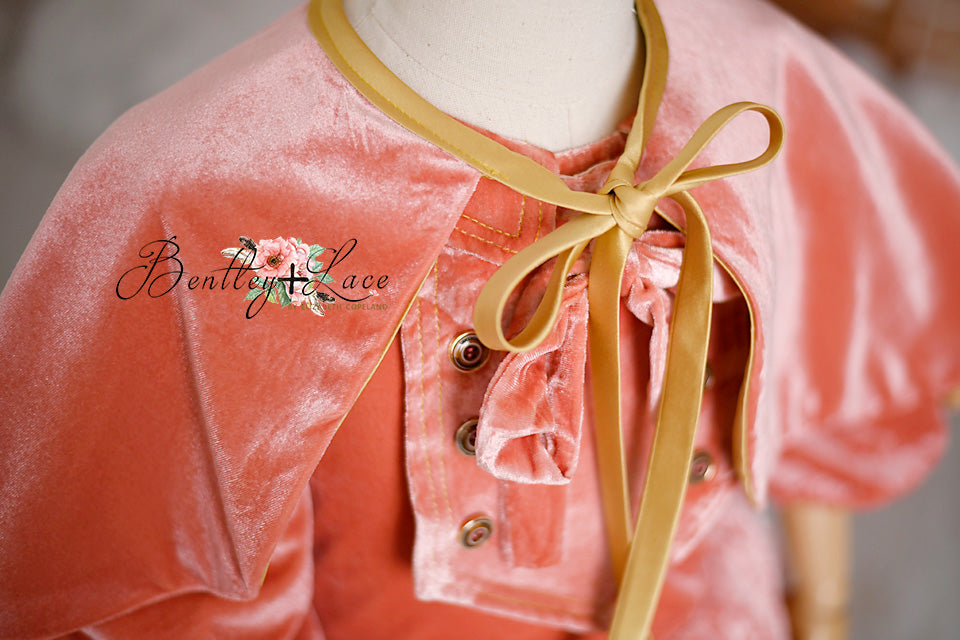 Velvet cape, holiday gowns, dream dress sessions, photography christmas sessions, gowns for photography. children's rental gowns, velvet holiday gown