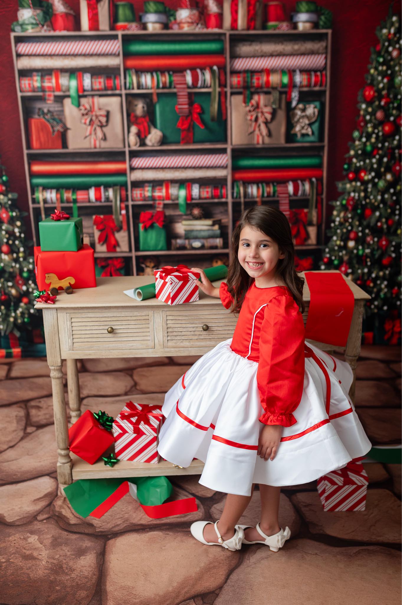 girl smiling during a Christmas Photo shoot