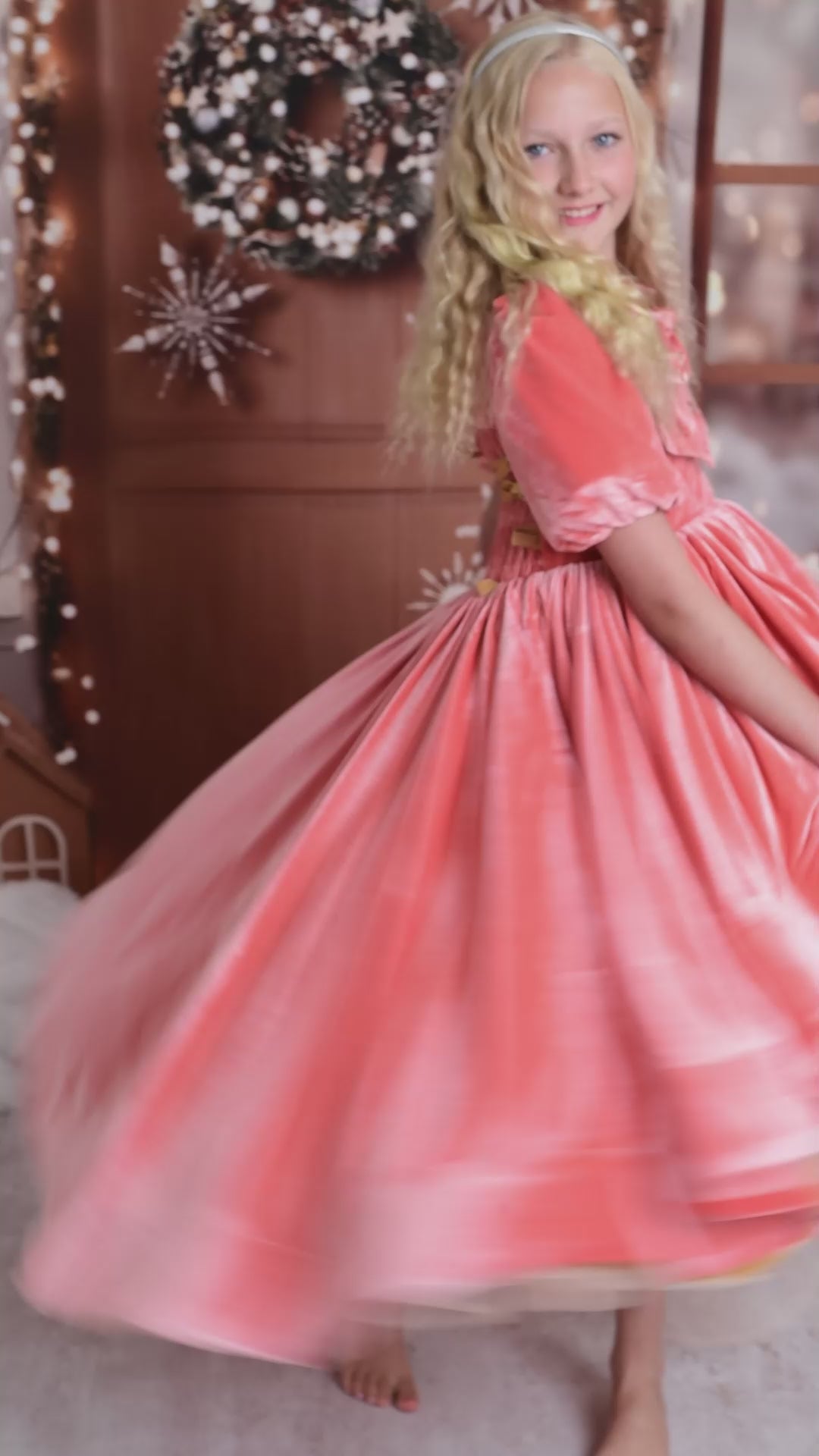 Rental gowns: velvet dress - custom gowns, velvet christmas gown, velvet christmas dress, girls holiday dresses, girls holiday gowns. Girls dresses for photography sessions.