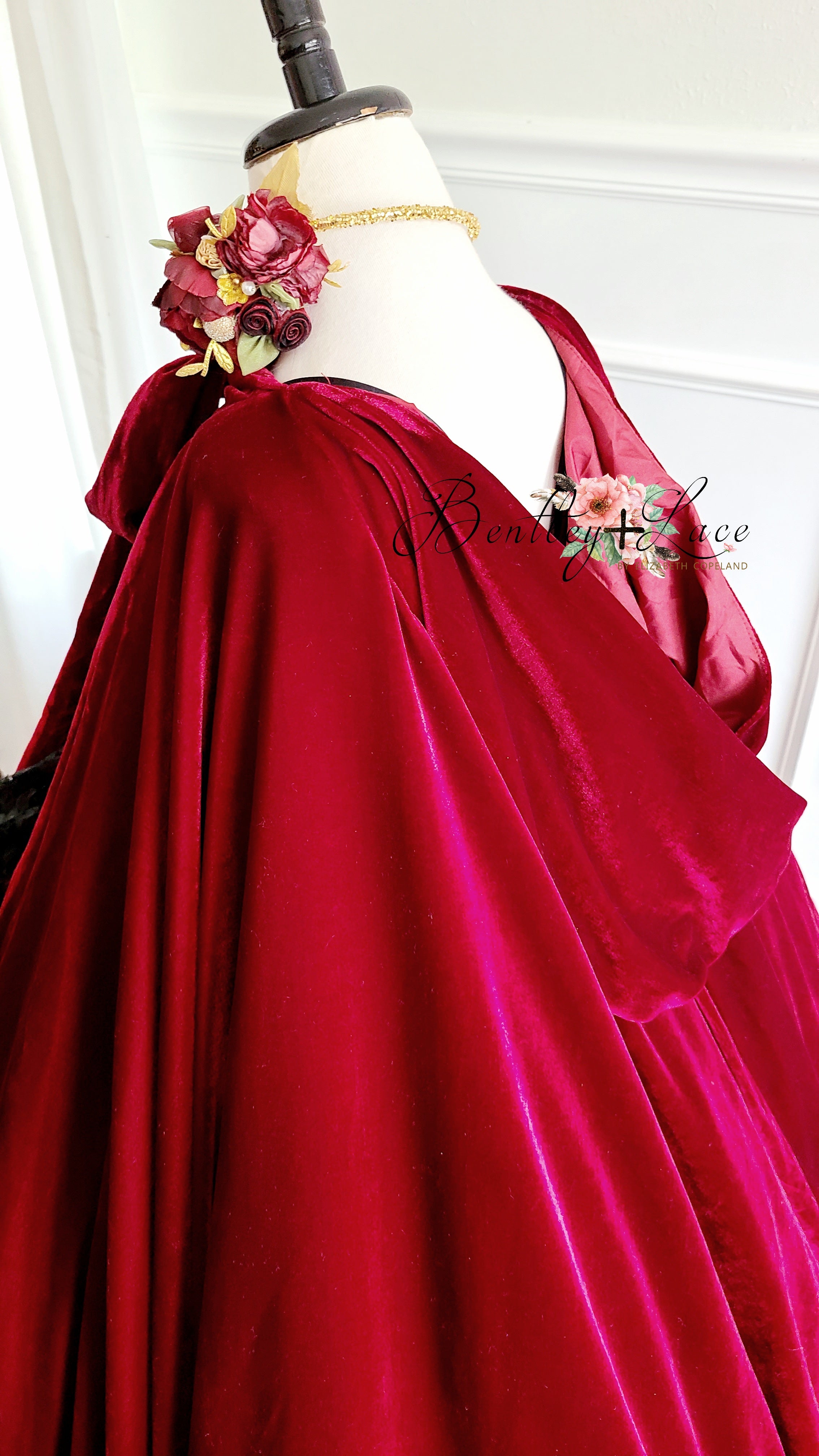Josephine Velvet Hooded Cape- Scarlett