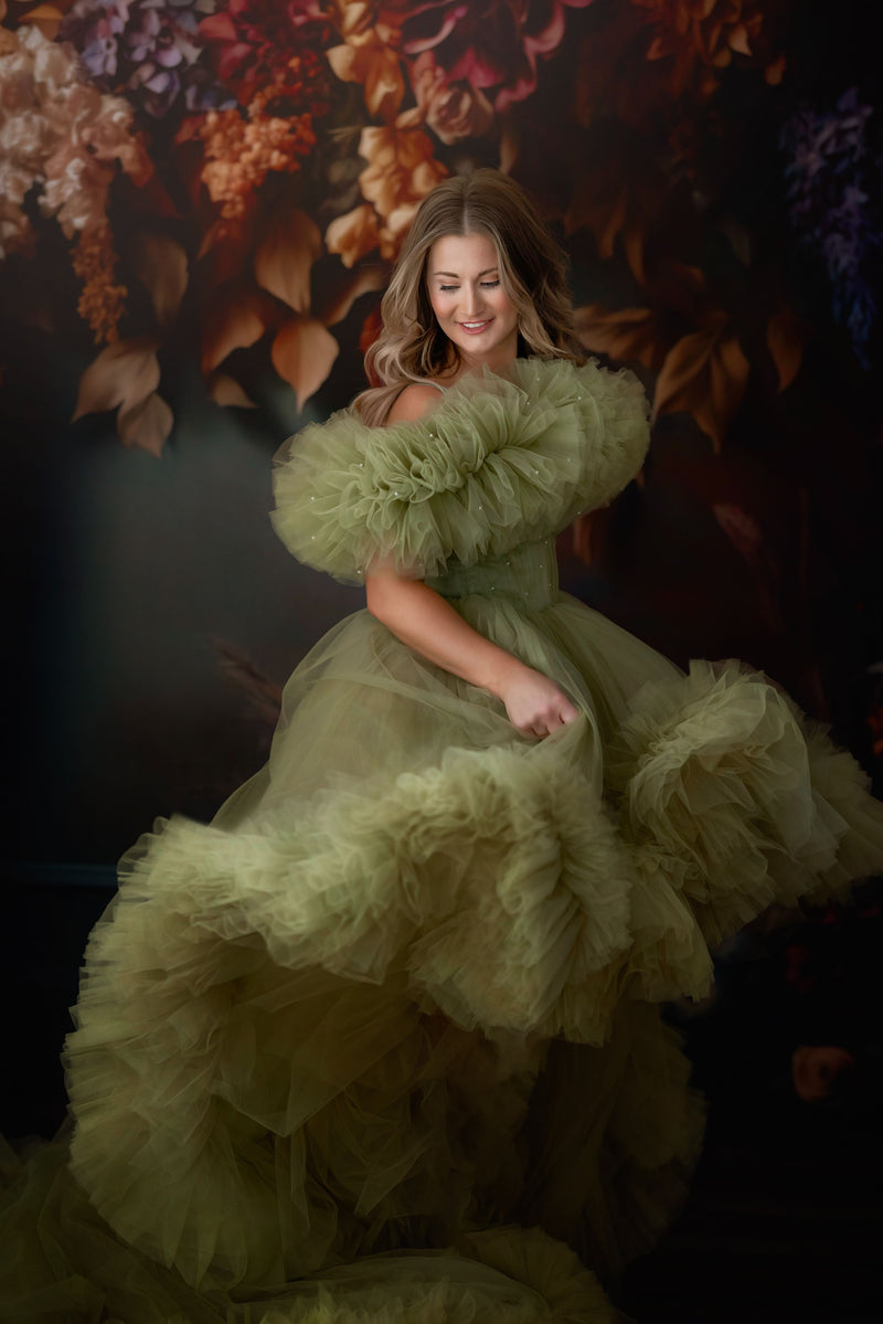 Stunning couture rental gowns for teens, featuring elegant designs, luxurious fabrics, and modern silhouettes, perfect for special occasions, photoshoots, and creating lasting memories.