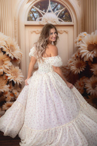 Retired euc Jardin de Fleurs Ivory Floral Rental Gown | Teen–Adult 0–2