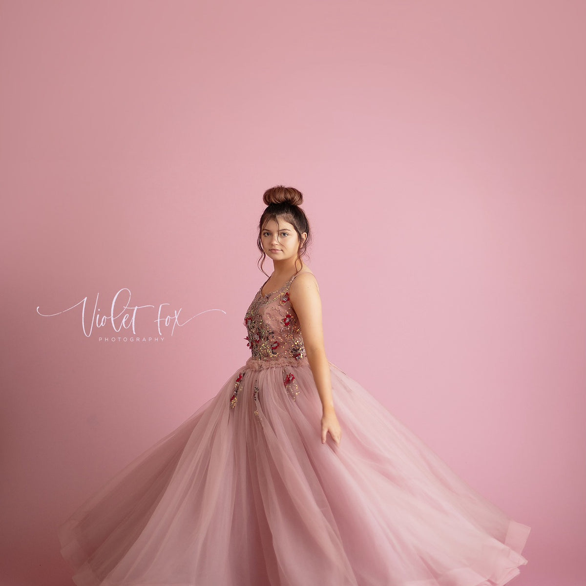 BENTLEY AND LACE GOWNS FOR PHOTOGRAPHY AND EVENTS: rental dresses for photography sessions Georgia -floor long gown (Teen-Adult) BENTLEY AND LACE GOWNS FOR PHOTOGRAPHY AND EVENTS: rental dresses for photography sessions Georgia -floor long gown (Teen-Adult)