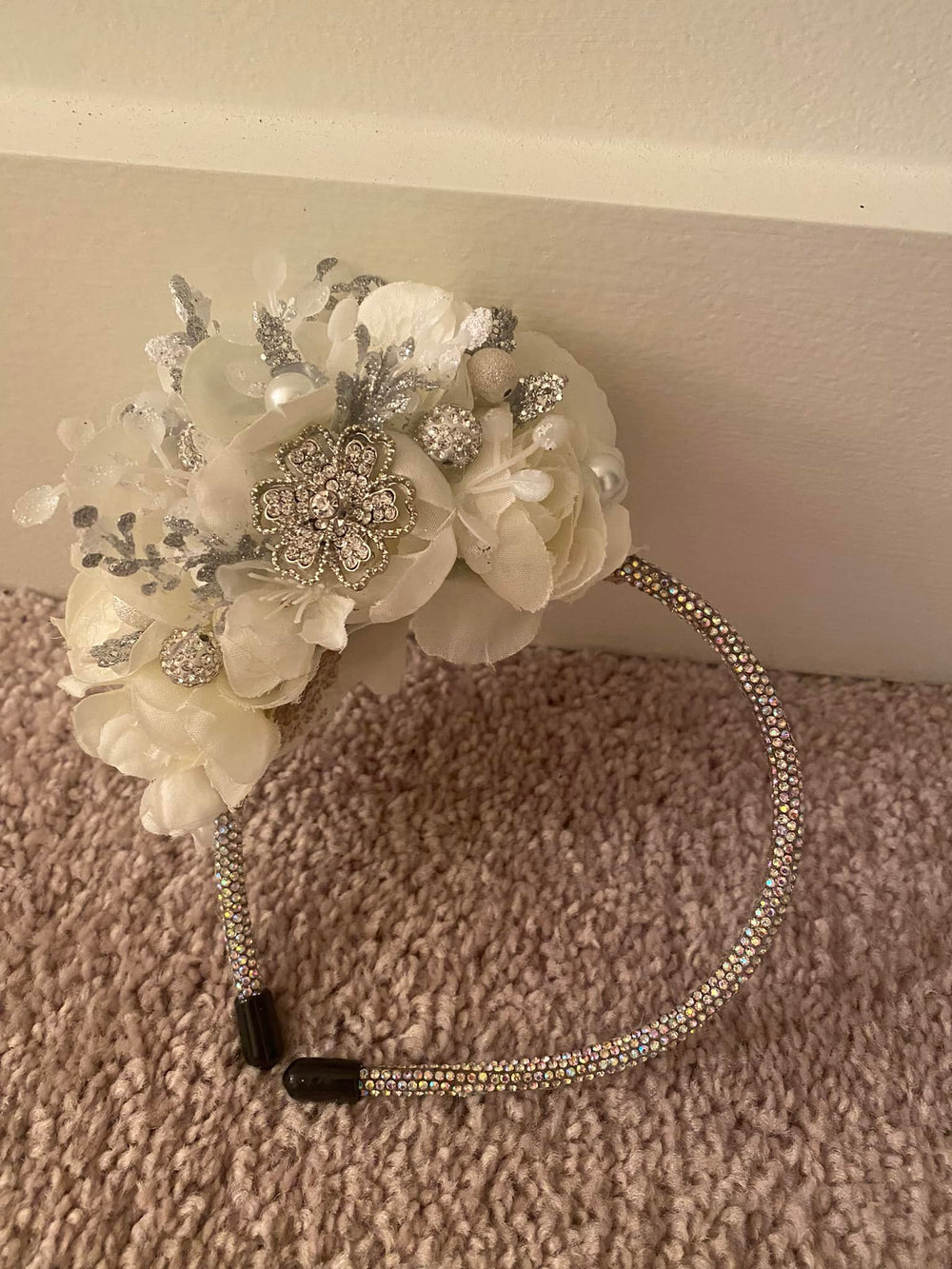 white headband -GORGEOUS BUT YOU WILL NEED TO FIX THE BOTTOM BLACK PIECES THAT FELL OFF
