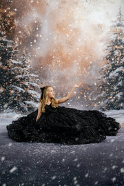 "Voluminous and graceful, this full tulle skirt brings movement to every step."

