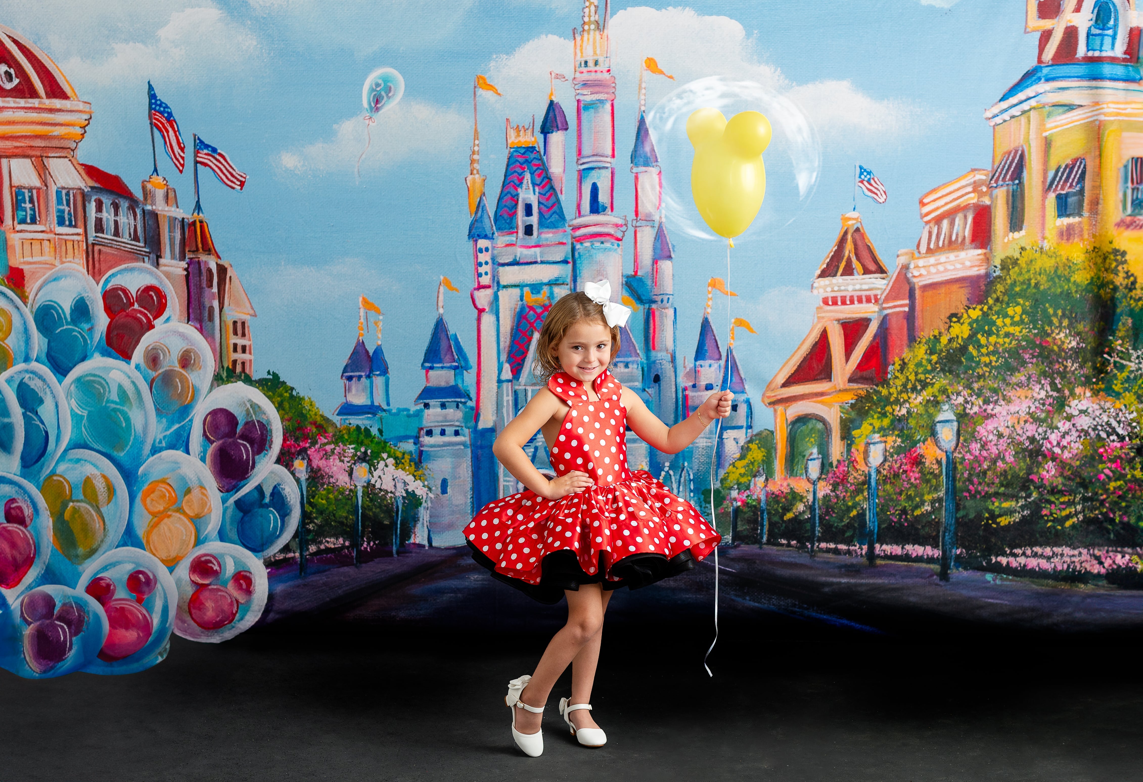 Disney-themed Minnie Mouse dress for kids, featuring polka dots and signature bow design.





