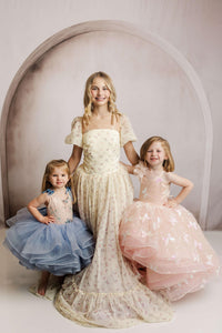 Retired euc Jardin de Fleurs Ivory Floral Rental Gown | Teen–Adult 0–2
