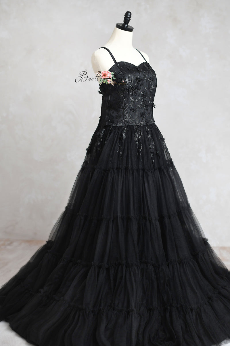 Black couture gown with soft tulle skirt, perfect for photography sessions