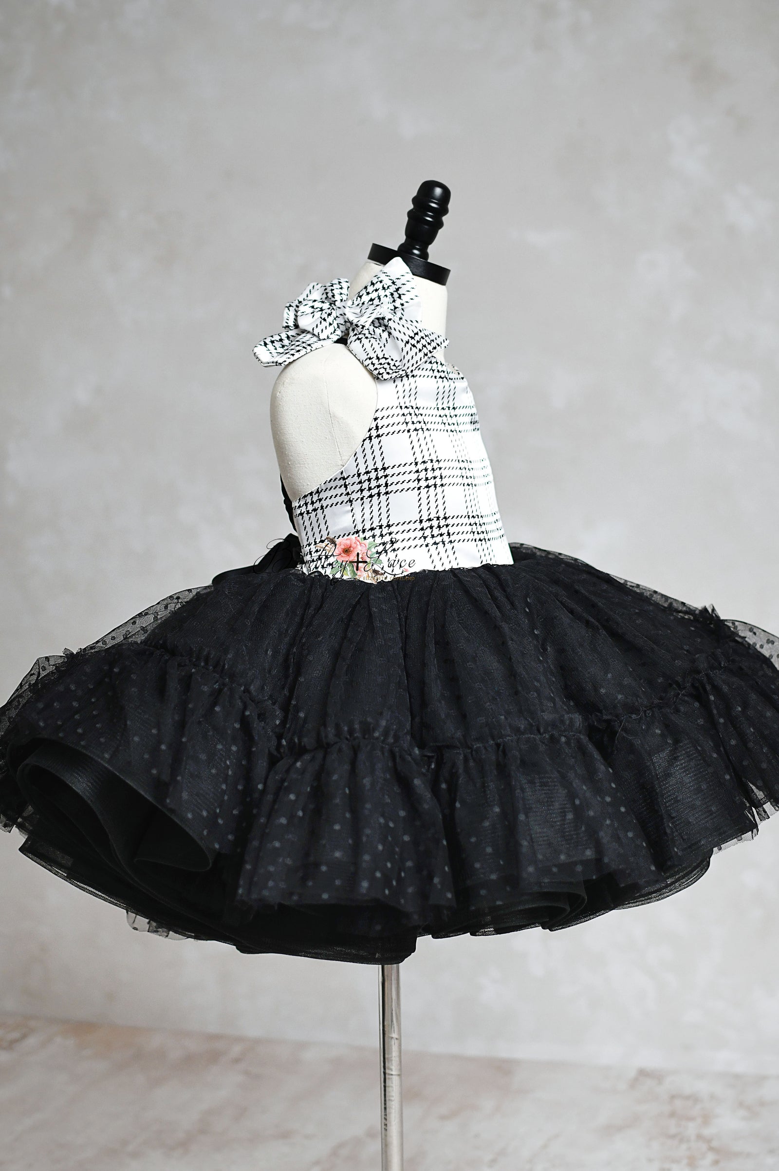 Black and White Plaid Tulle Dress for girls, featuring a chic plaid bodice and voluminous tulle skirt.