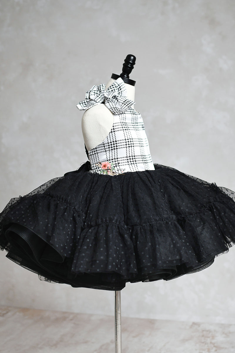 Black and White Plaid Tulle Dress for girls, featuring a chic plaid bodice and voluminous tulle skirt.