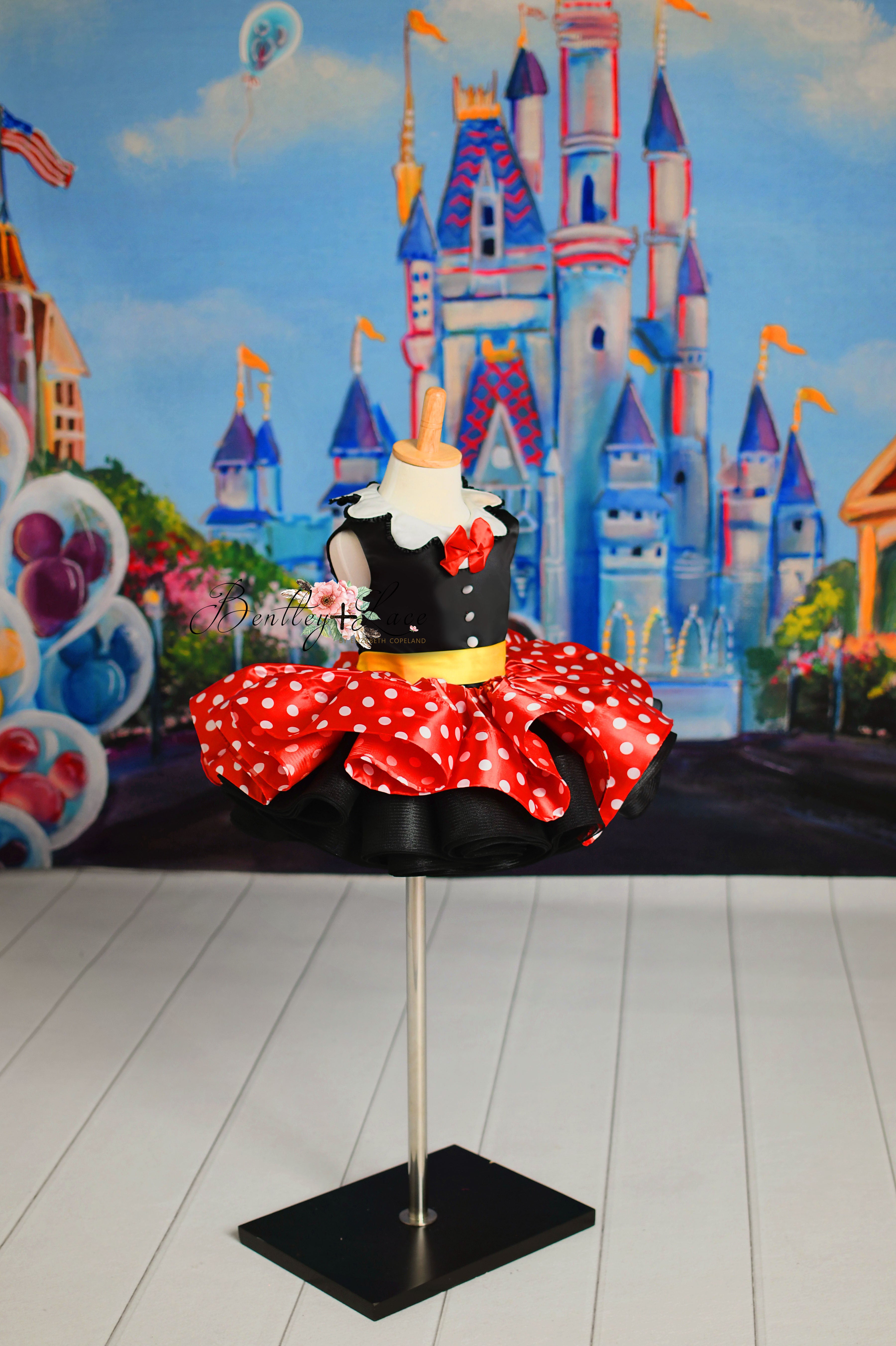 Minnie-themed birthday dress with detachable jacket for toddler girls aged 3-4 years.