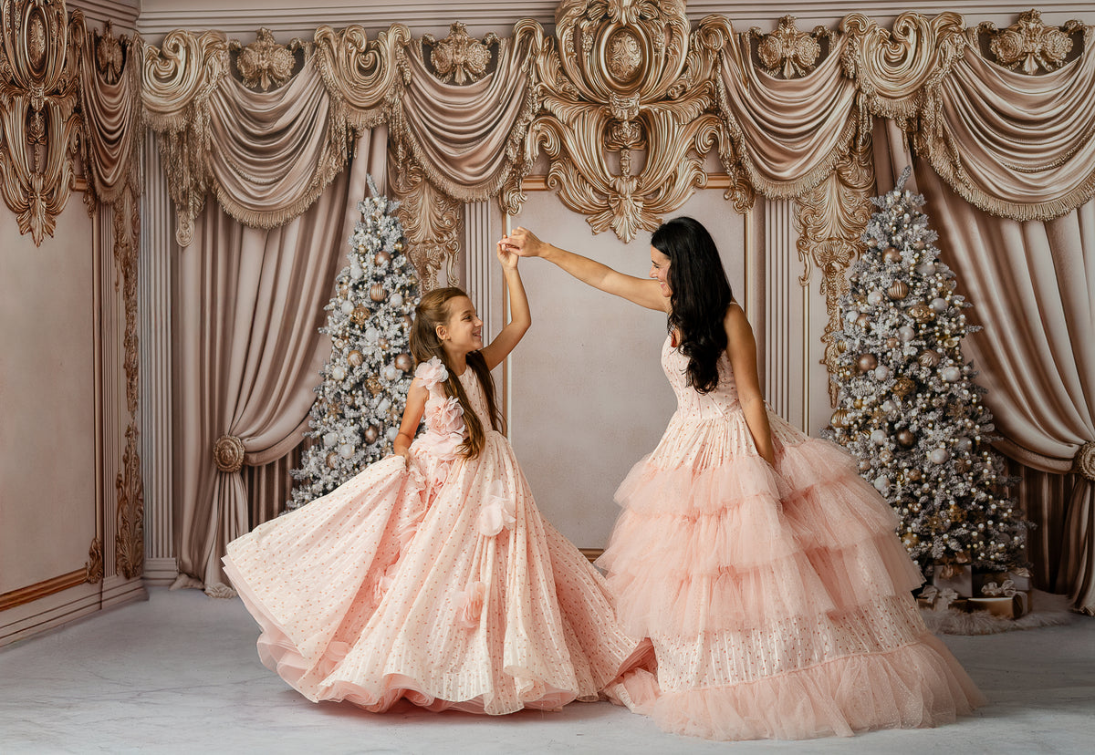 Close-up of Sugar Rosette gown’s sweetheart neckline and boned bodice