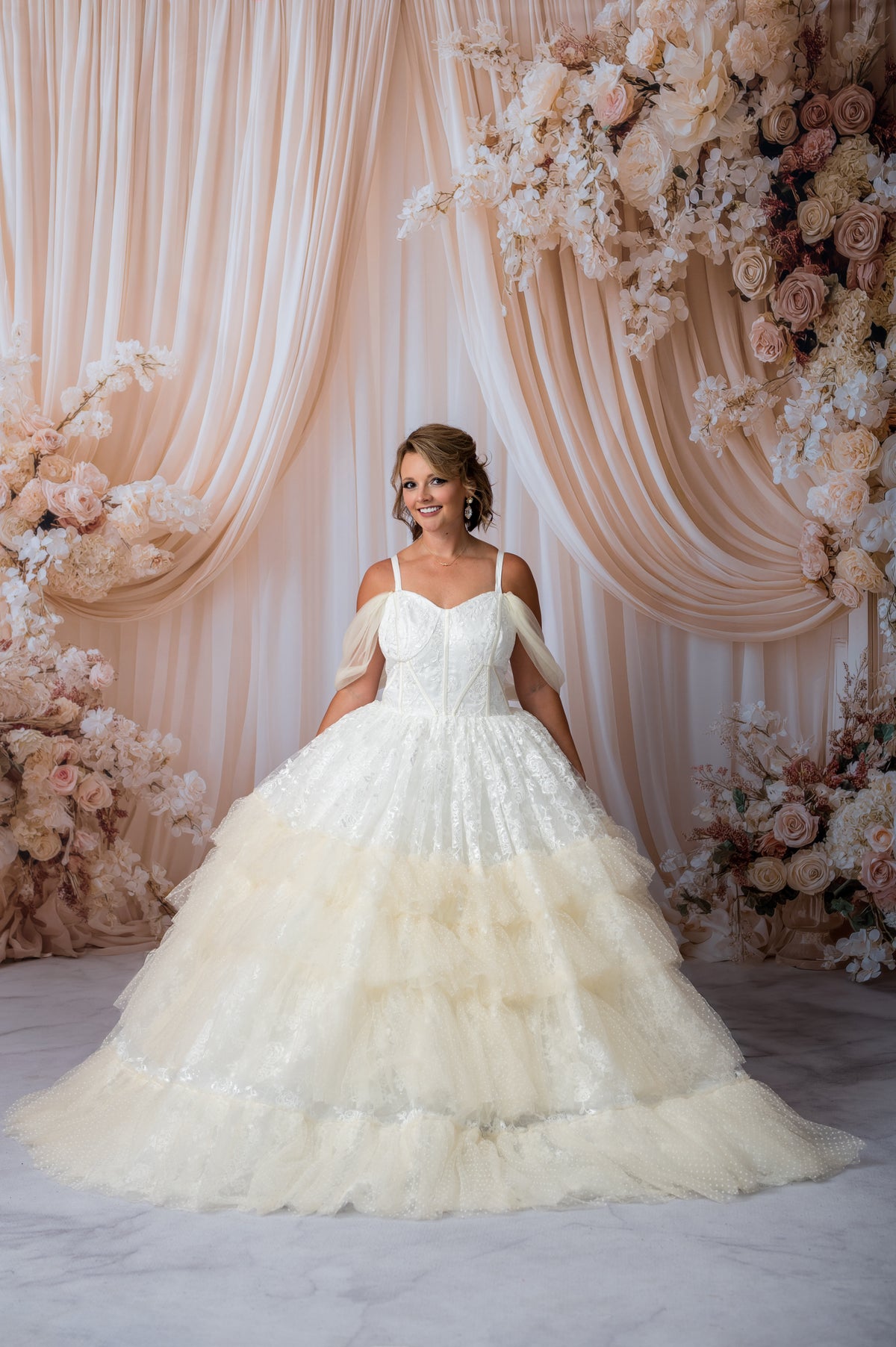 luxury wedding dresses dubai Luxury Dubai White Flower Girl Dresses Beads Flowers Princess Gown J08 –  DreamyVow