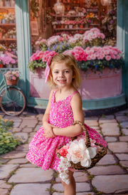 Adjustable shoulder ties ensure a comfortable and customizable fit for your little one.
