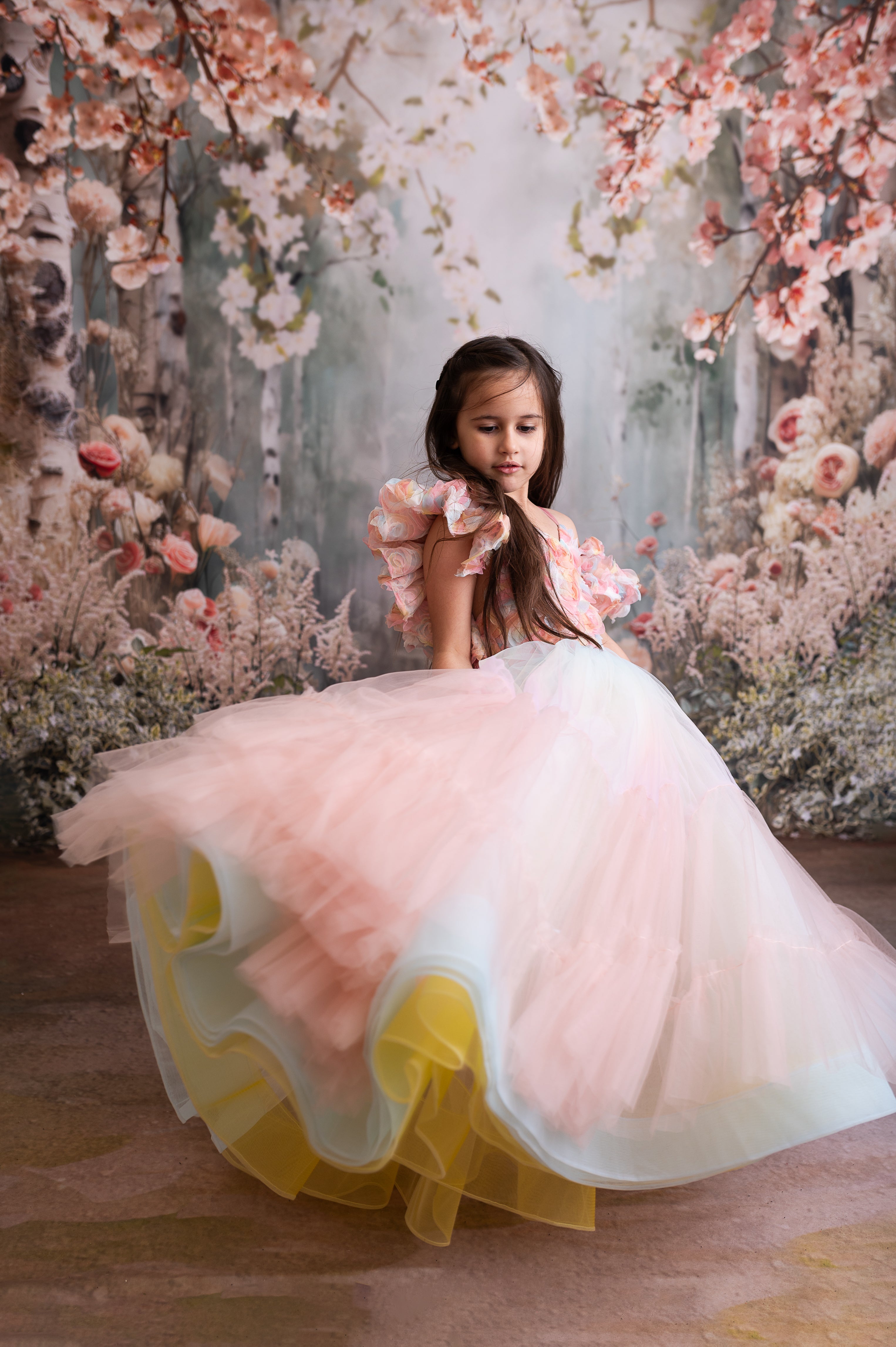 CHILDREN'S GOWNS FOR PHOTOGRAPHY SESSIONS