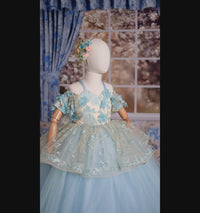 Retired rental euc "Trésor Caché" - Floor Length Gown - (5-7 year)