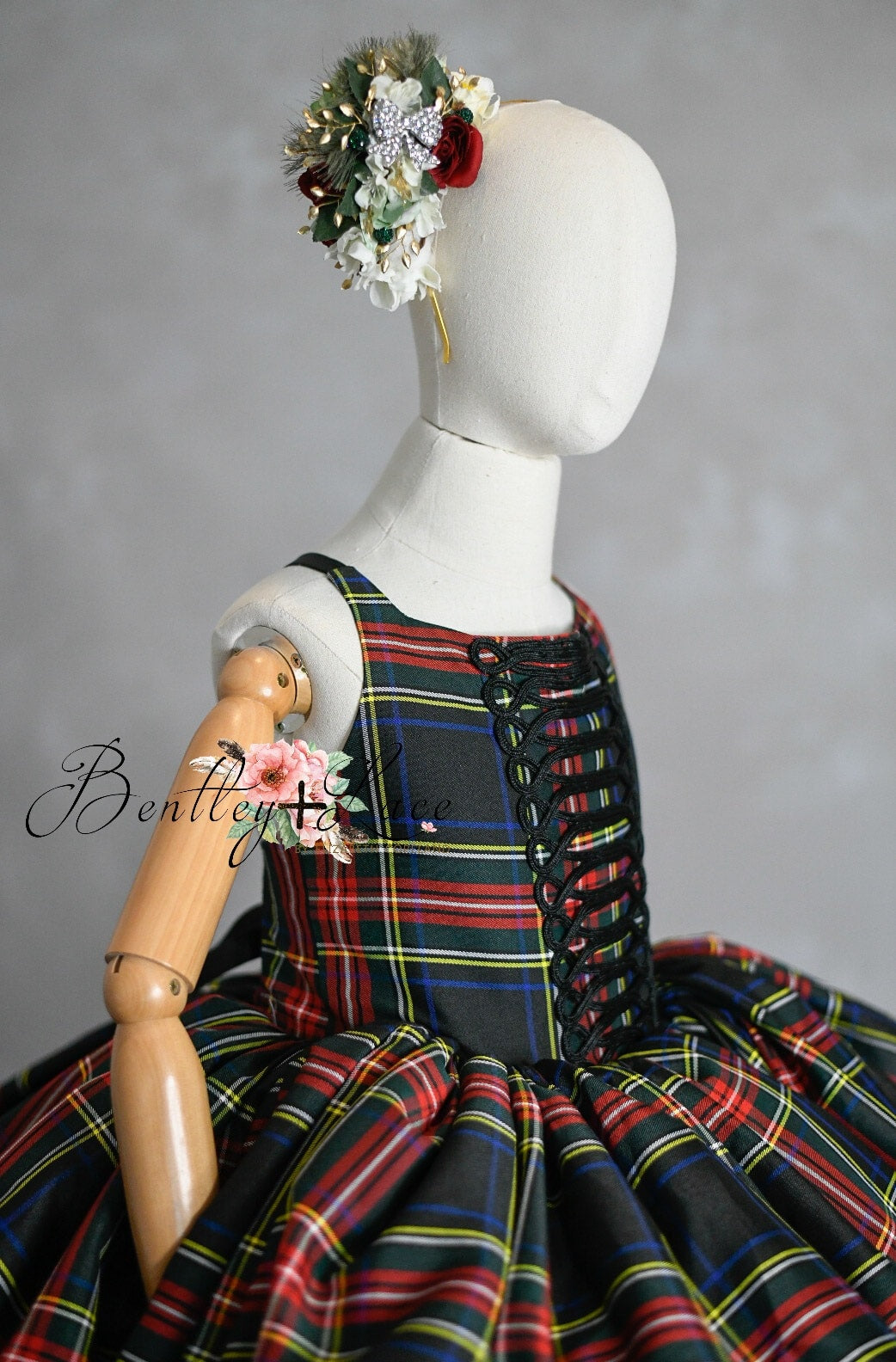Couture gown rental: "Darling Plaid" Set Petal Length Dress ( 6 Year - Petite 7 Year)