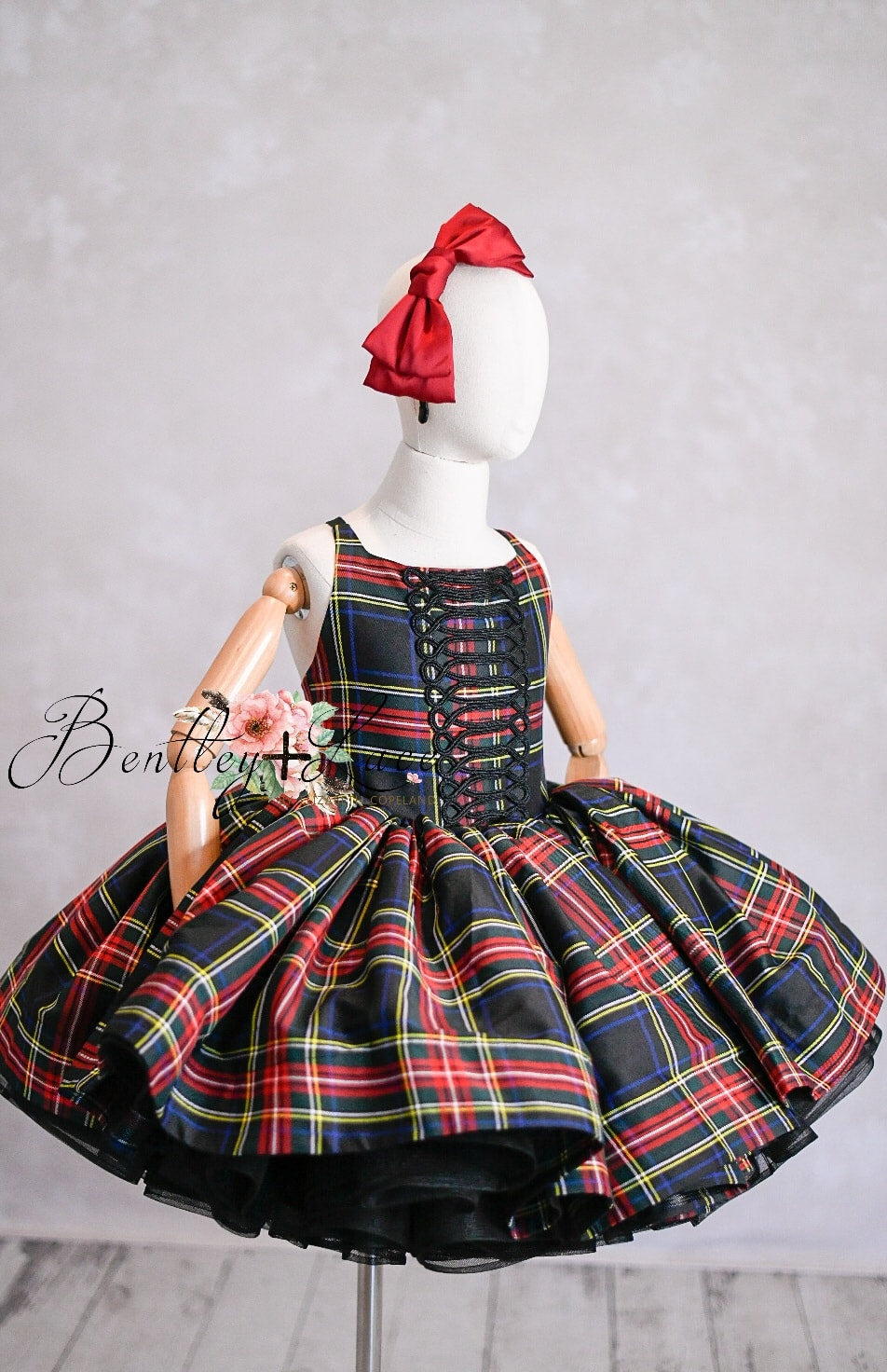 Couture gown rental: "Darling Plaid" Set Petal Length Dress ( 6 Year - Petite 7 Year)
