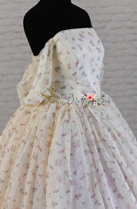 Retired euc Jardin de Fleurs Ivory Floral Rental Gown | Teen–Adult 0–2
